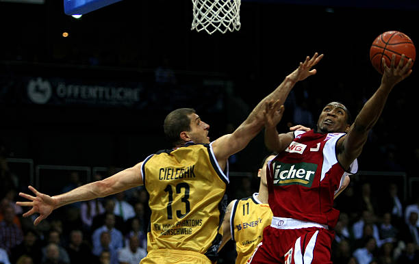 出惨重代价 出惨重代价