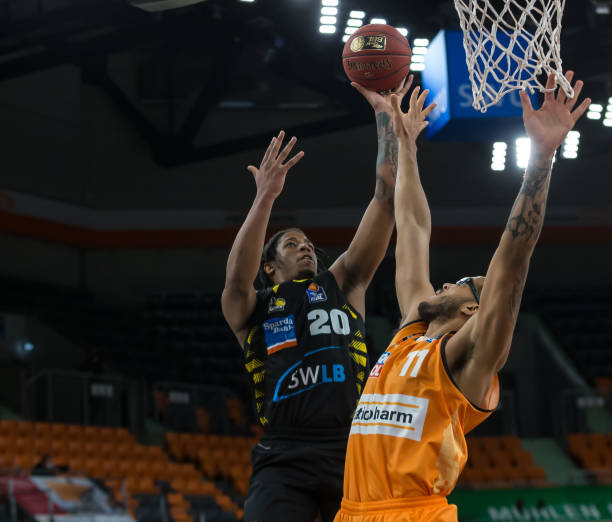 片中出现的 片中出现的