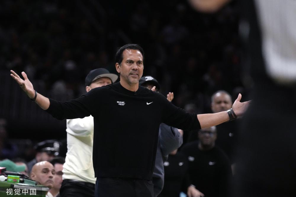 引人注目的 引人注目的